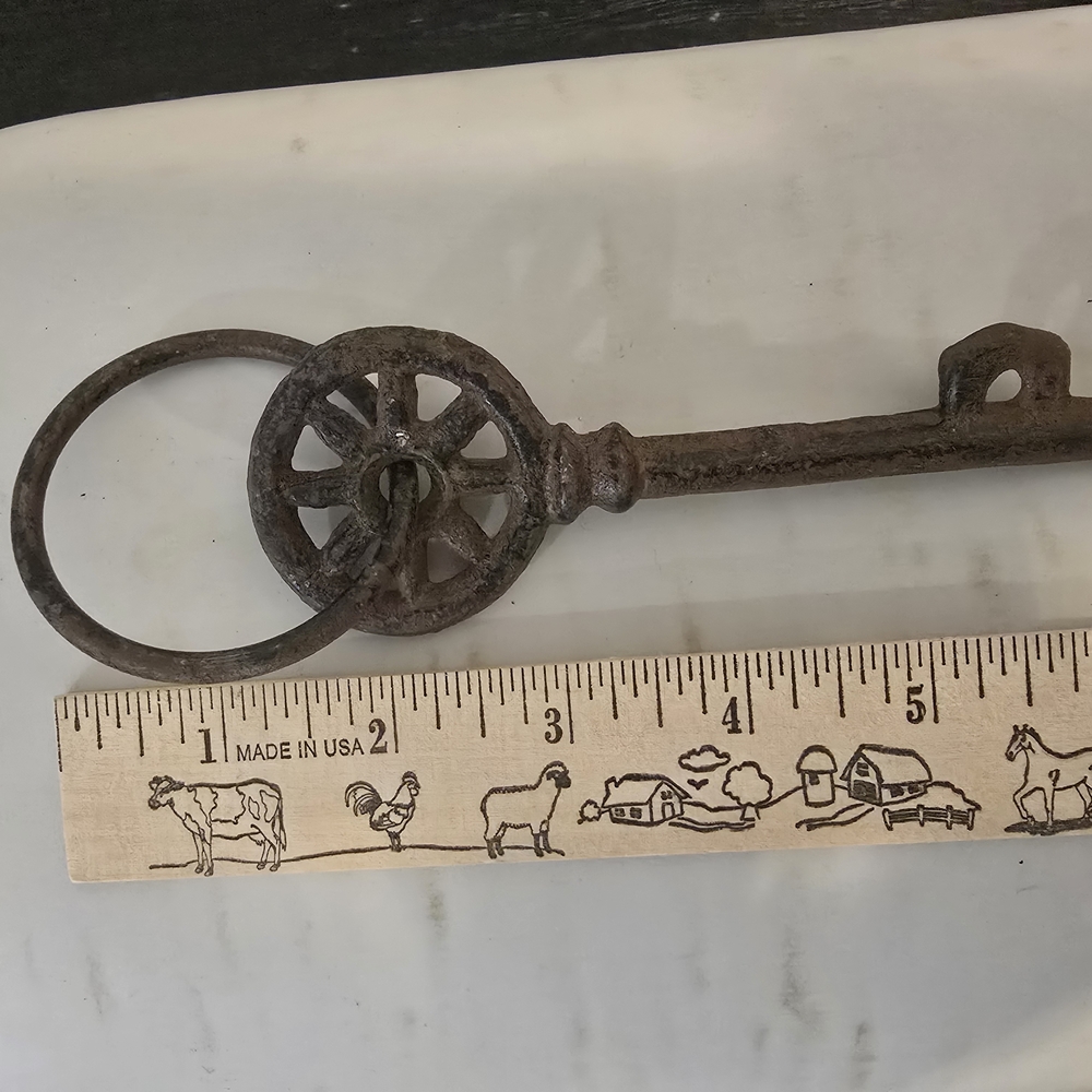 Vintage Skeleton Key - Picture 2 of 2